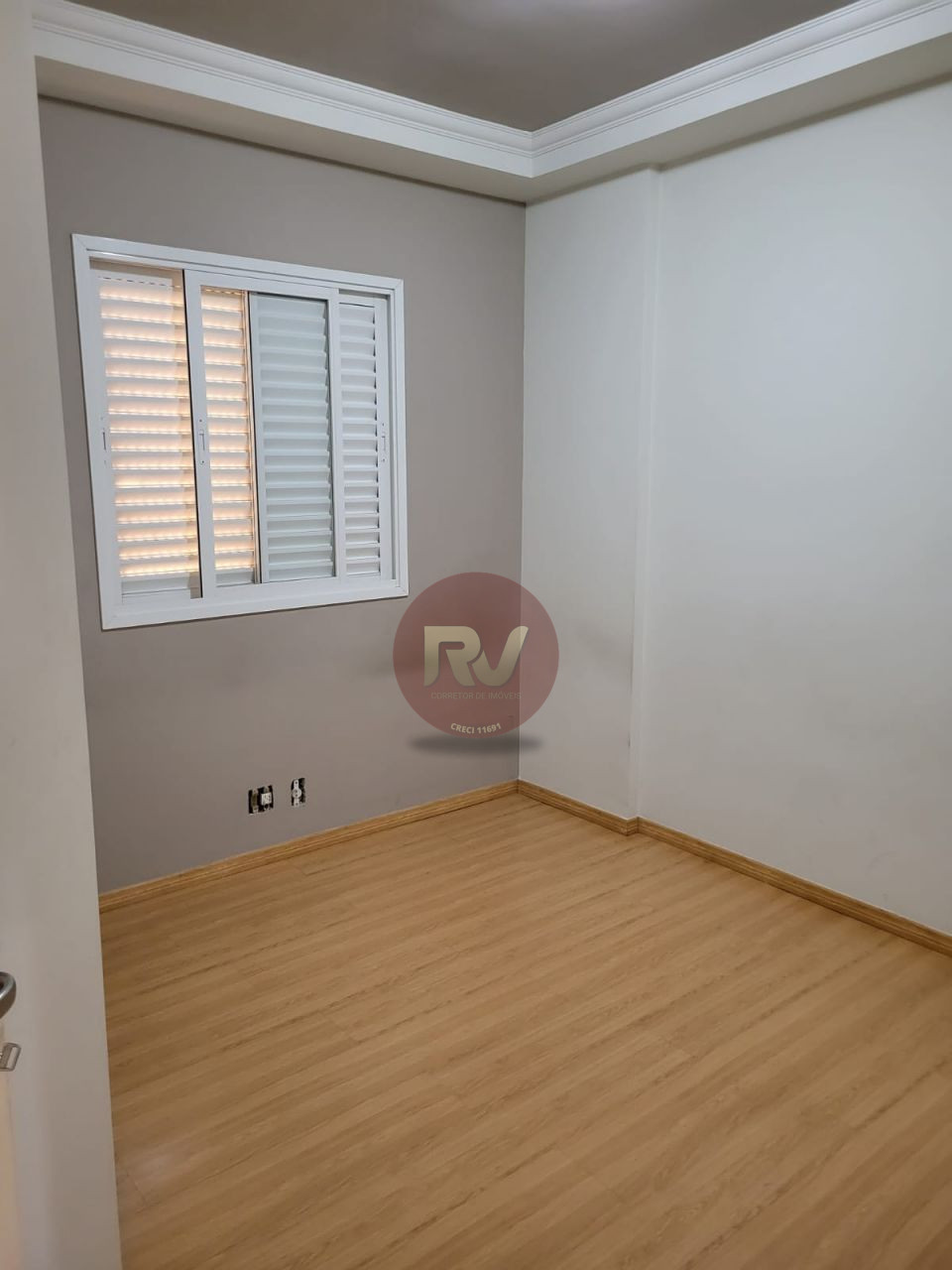 Imagens do imóveis EDIFICIO PORTAL DO LAGO - GLEBA PALHANO - ALUGA - R$ 3.300,00