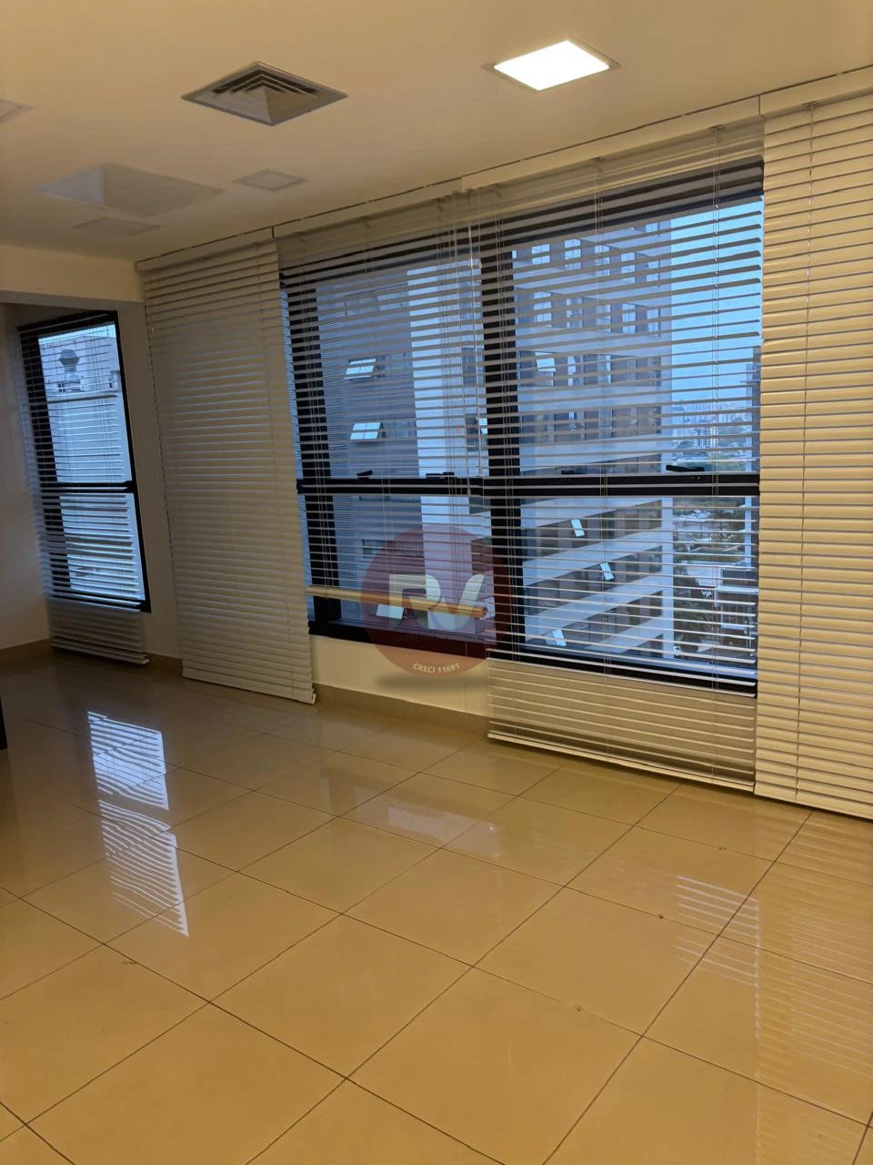 EDIFÍCIO COMERCIAL GENÉVE - R$17.000,00 - LOCAÇÃO