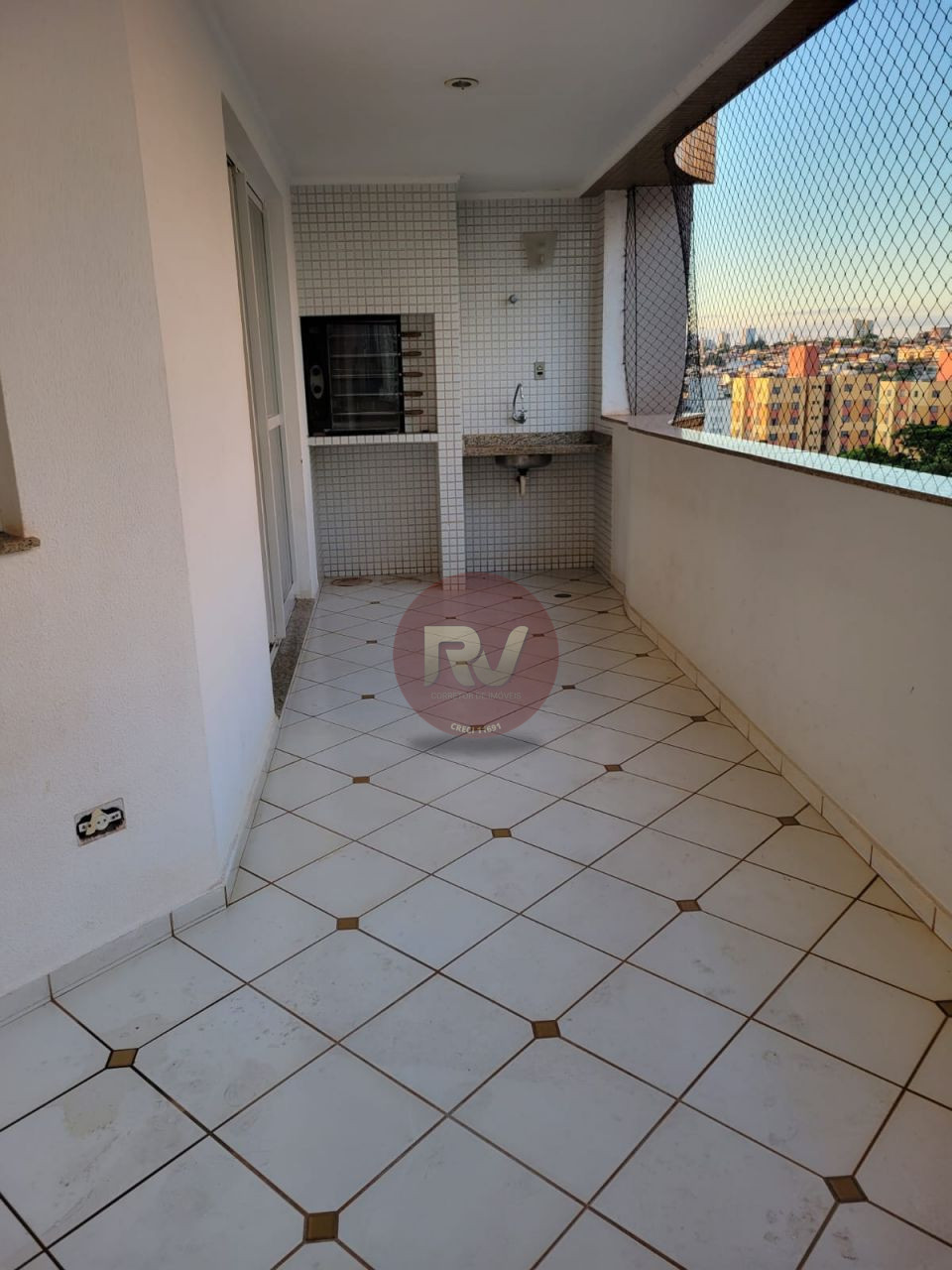 Imagens do imóveis EDIFICIO PORTAL DO LAGO - GLEBA PALHANO - ALUGA - R$ 3.300,00
