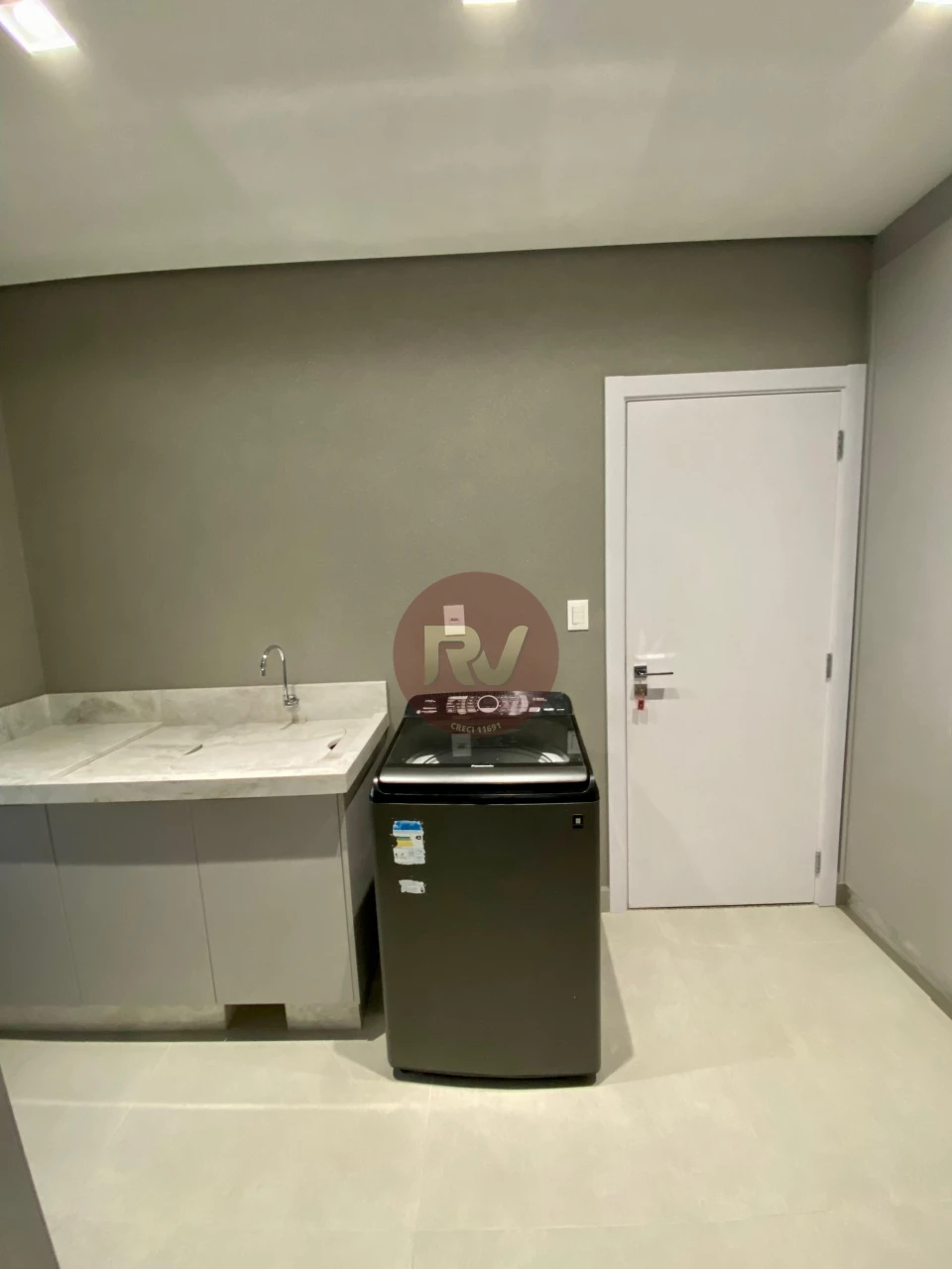 EDIFÍCIO HAUSE - GLEBA PALHANO - R$ 1.900.000,00