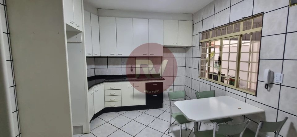 Imagens do imóveis R$ 4.500,00 - LOCAÇÃO - CASA TÉRREA - 04 Quartos , Piscina e churrasqueira