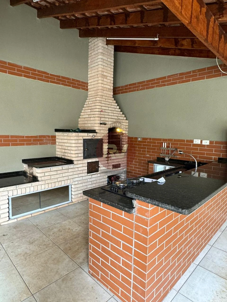 Imagens do imóveis VENDA - R$ 950.000,00 - CASA - BAIRRO AEROPORTO - 04 QUARTOS