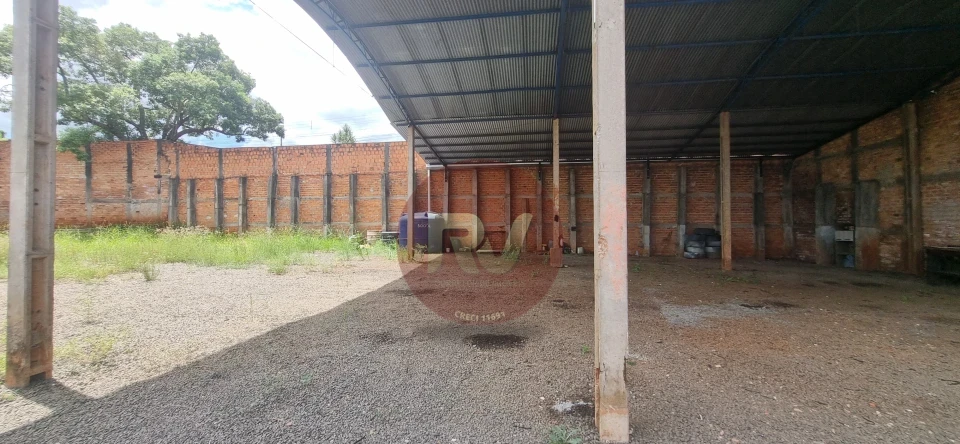 Imagens do imóveis LOCAÇÃO-R$4.500,00- BARRACÃO ABERTO 300,00m2 (escritório)+ 700,00m2 terreno - Conj. Parigot Souza 3