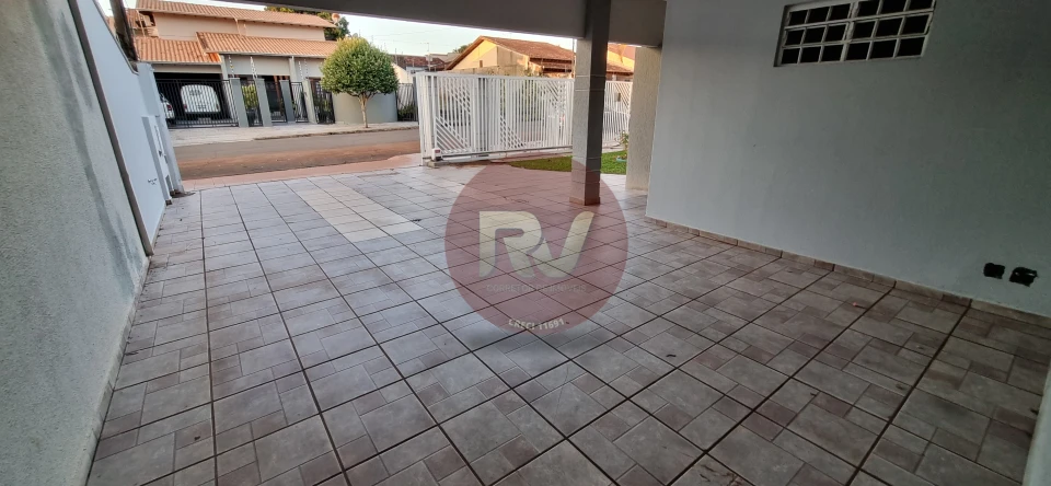 R$ 4.500,00 - LOCAÇÃO - CASA TÉRREA - 04 Quartos , Piscina e churrasqueira