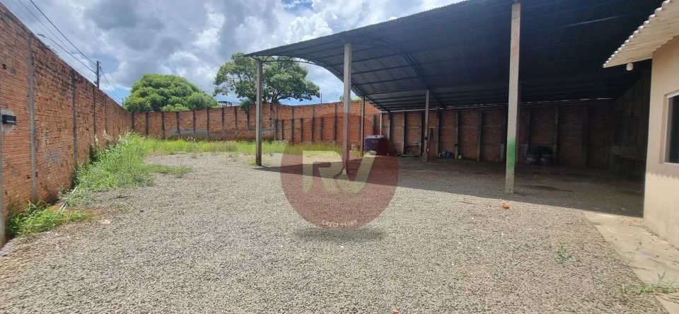 Imagens do imóveis LOCAÇÃO-R$4.500,00- BARRACÃO ABERTO 300,00m2 (escritório)+ 700,00m2 terreno - Conj. Parigot Souza 3