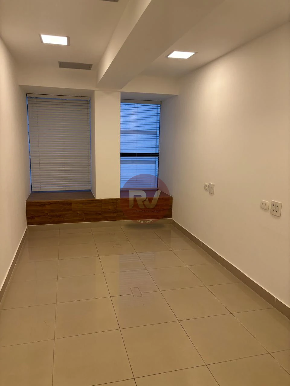 EDIFÍCIO COMERCIAL GENÉVE - R$17.000,00 - LOCAÇÃO