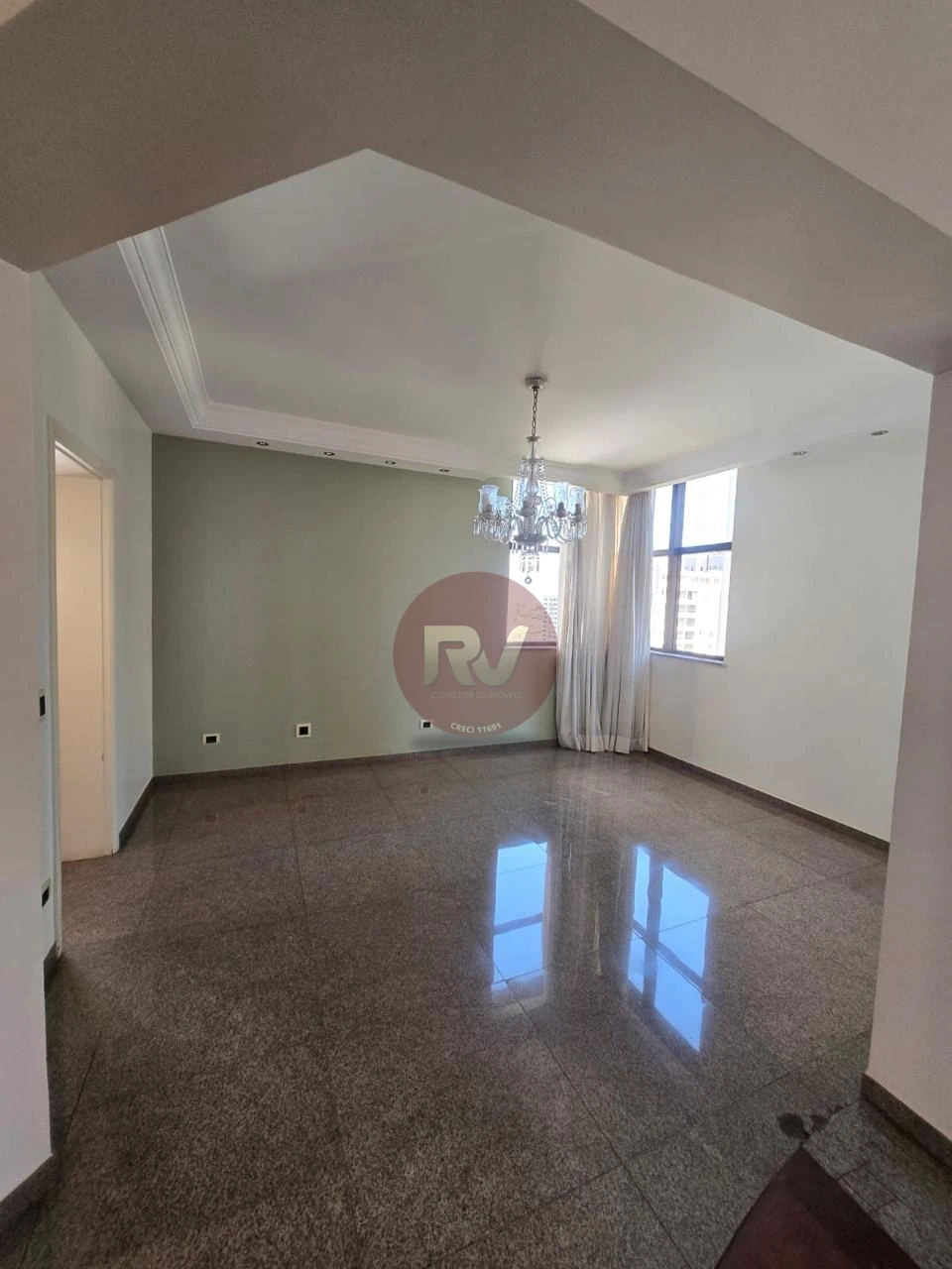 Imagens do imóveis EDIFÍCIO ROYAL GARDEN - R$ 1.250.000,00 - Centro