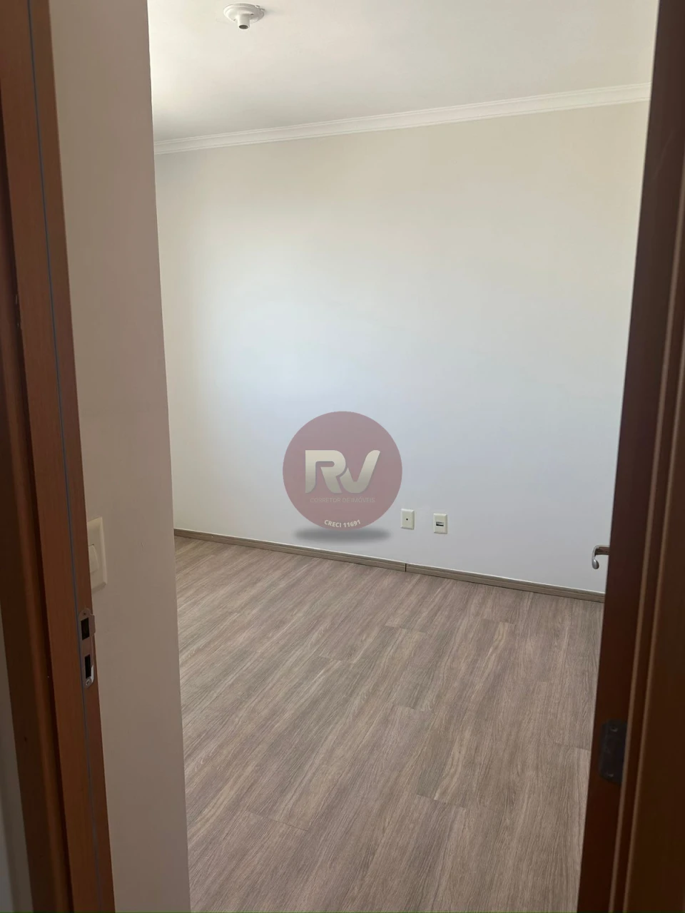 Imagens do imóveis EDIFÍCIO SPAZIO LA TRAVIATA - R$ 220.000,00