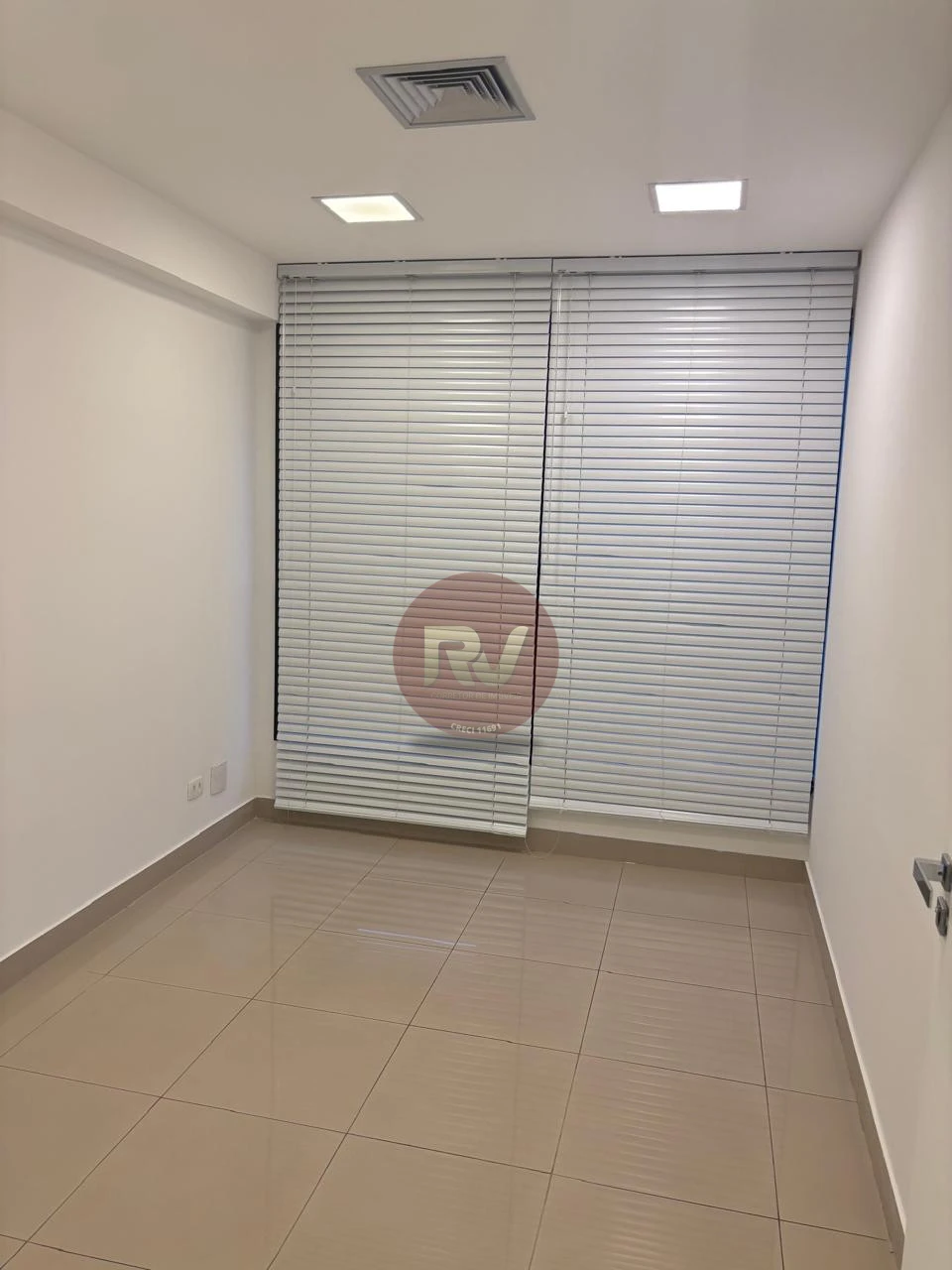 EDIFÍCIO COMERCIAL GENÉVE - R$17.000,00 - LOCAÇÃO