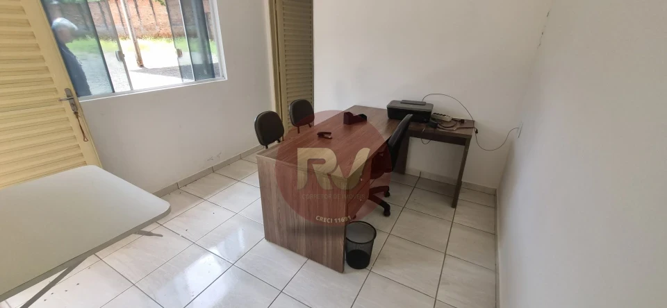 Imagens do imóveis LOCAÇÃO-R$4.500,00- BARRACÃO ABERTO 300,00m2 (escritório)+ 700,00m2 terreno - Conj. Parigot Souza 3