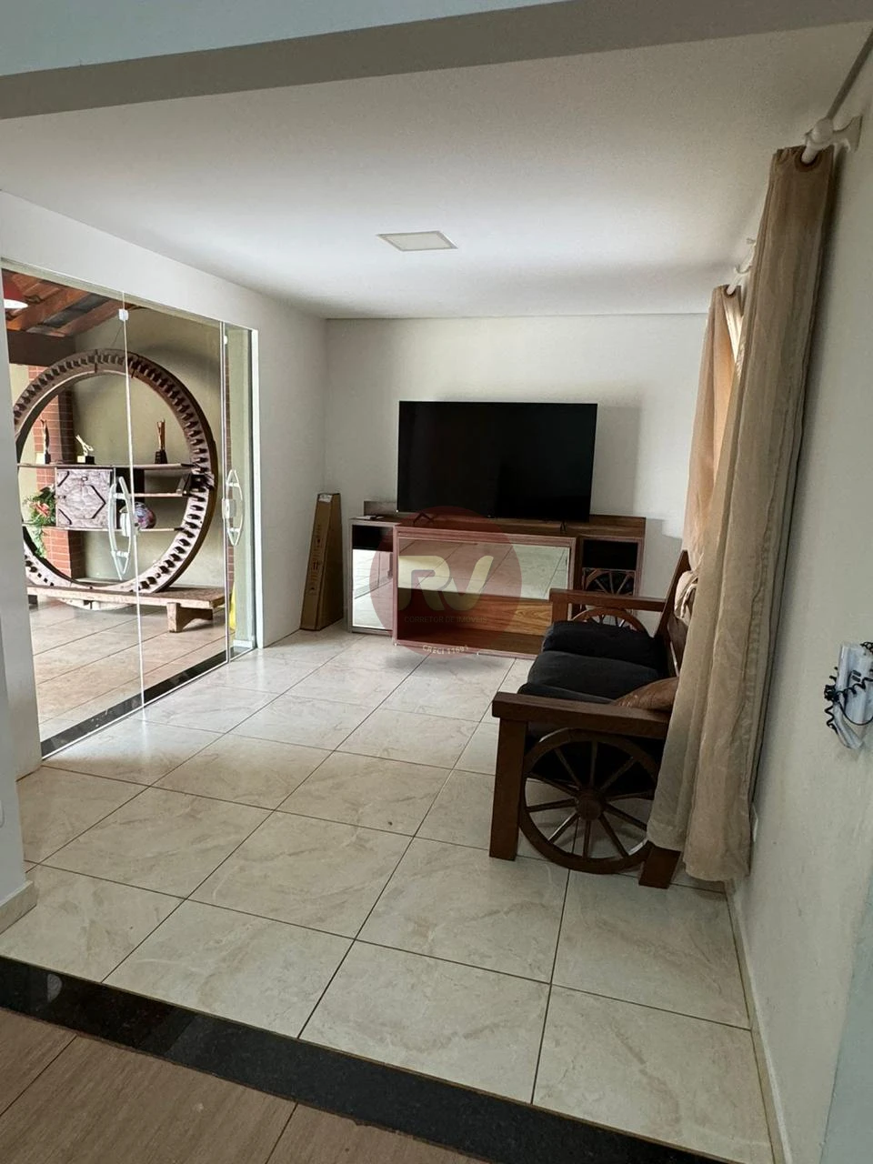 Imagens do imóveis VENDA - R$ 950.000,00 - CASA - BAIRRO AEROPORTO - 04 QUARTOS