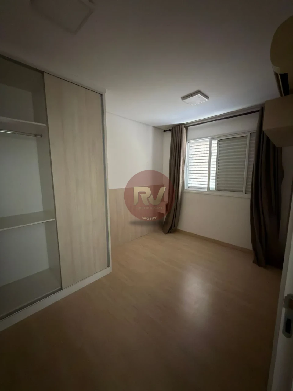 Imagens do imóveis EDIFÍCIO SPOT CENTRO RESIDENCE - LOCAÇÃO - R$ 2.800,00 + CONDOMÍNIO - 02 QUARTOS