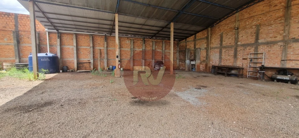 Imagens do imóveis LOCAÇÃO-R$4.500,00- BARRACÃO ABERTO 300,00m2 (escritório)+ 700,00m2 terreno - Conj. Parigot Souza 3