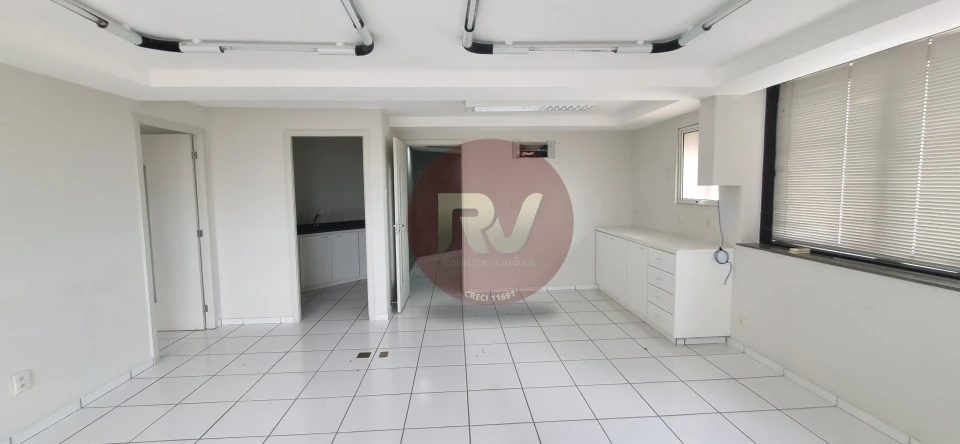 Imagens do imóveis EDIFÍCIO  TRADE CENTER - SALA - LOCAÇÃO R$ 3.000,00 + Condomínio - R$ 950,00 - 01 garagem