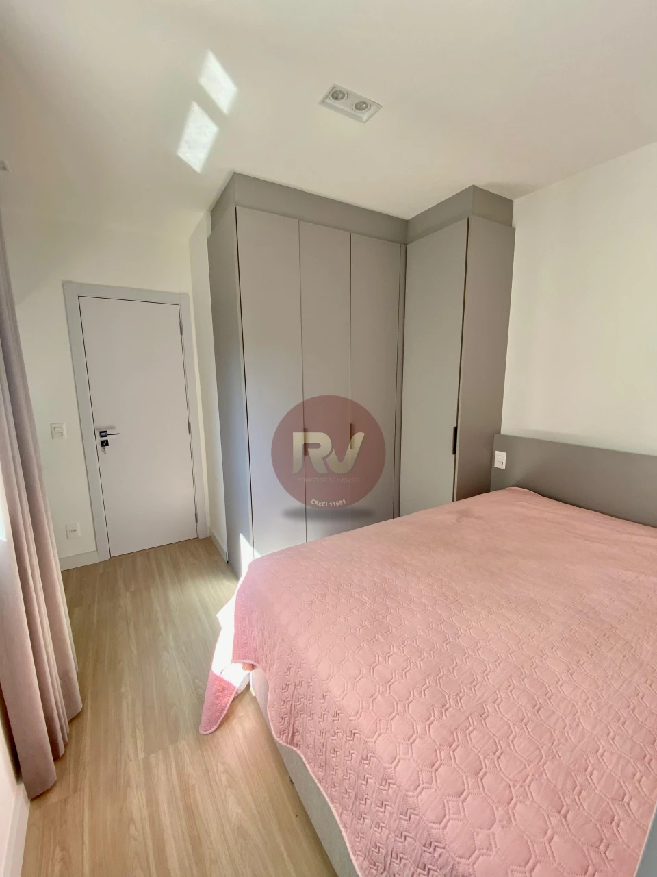 EDIFÍCIO HAUSE - GLEBA PALHANO - R$ 1.900.000,00