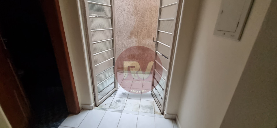 ALUGA - CASA TÉRREA - BAIRRO RESIDENCIAL ABUSSAFE - R$ 2.400,00