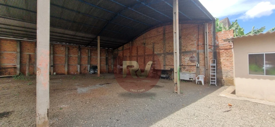 Imagens do imóveis LOCAÇÃO-R$4.500,00- BARRACÃO ABERTO 300,00m2 (escritório)+ 700,00m2 terreno - Conj. Parigot Souza 3