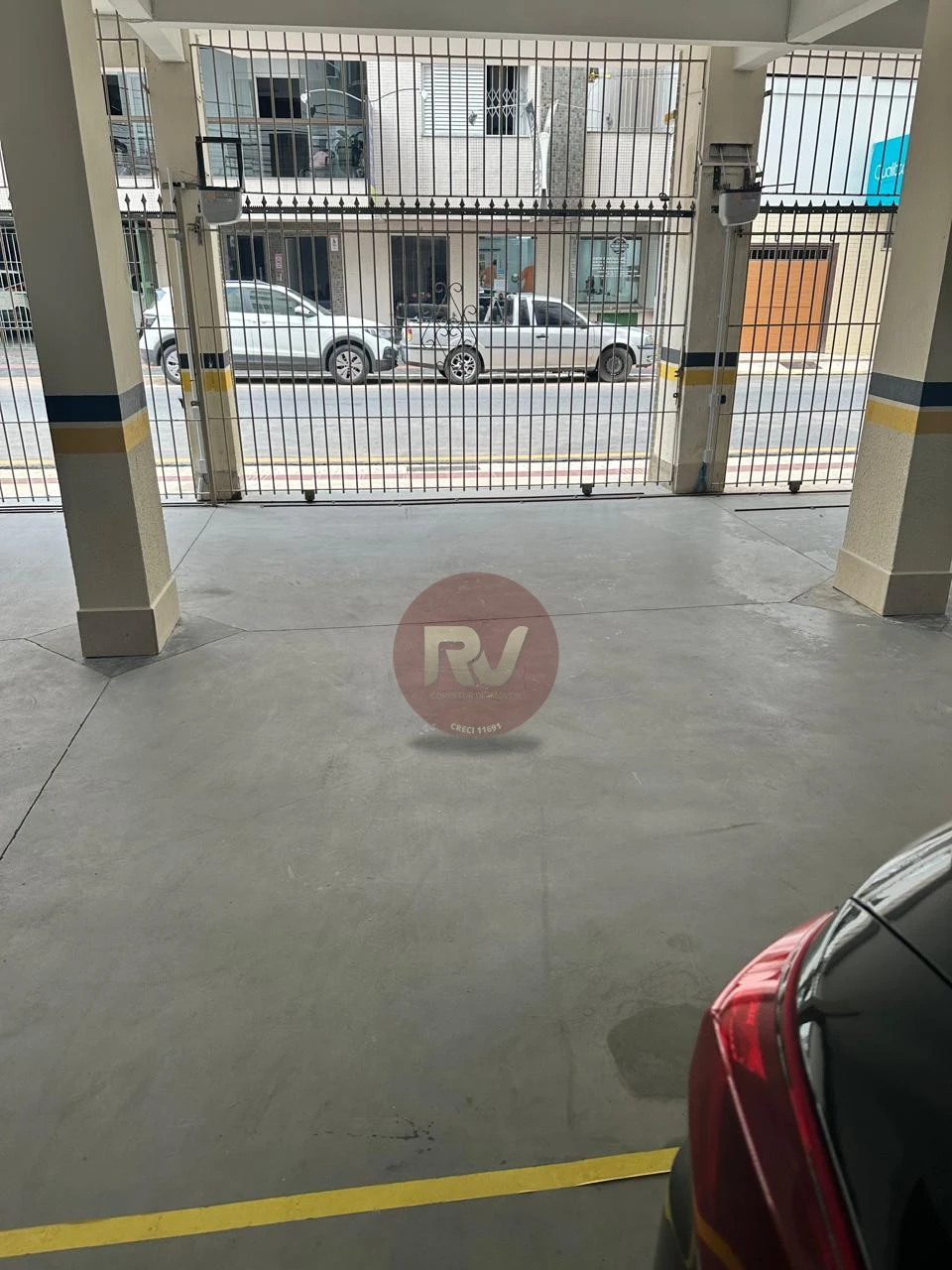 Imagens do imóveis EDIFÍCIO ANGRA DOS REIS - CAMBORIÚ -SC - R$1.300.000,00