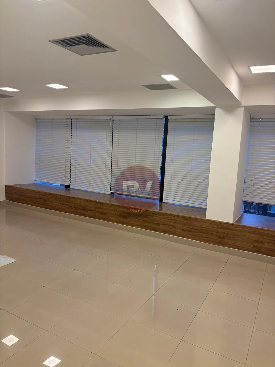 EDIFÍCIO COMERCIAL GENÉVE - R$17.000,00 - LOCAÇÃO