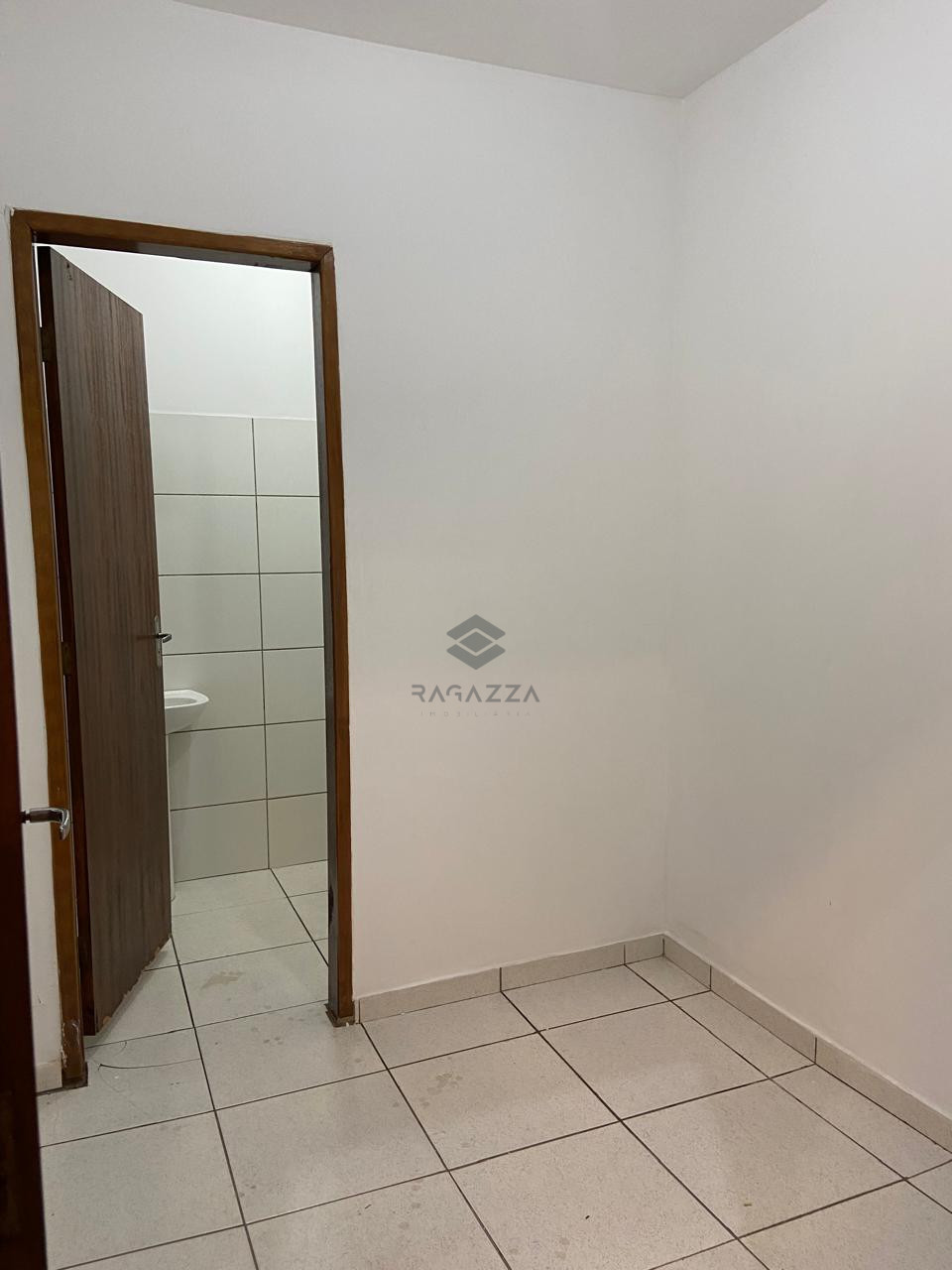 Imagens do imóveis BARRAÇÃO COMERCIAL PARA LOCAÇÃO - OESTE DE LONDRINA