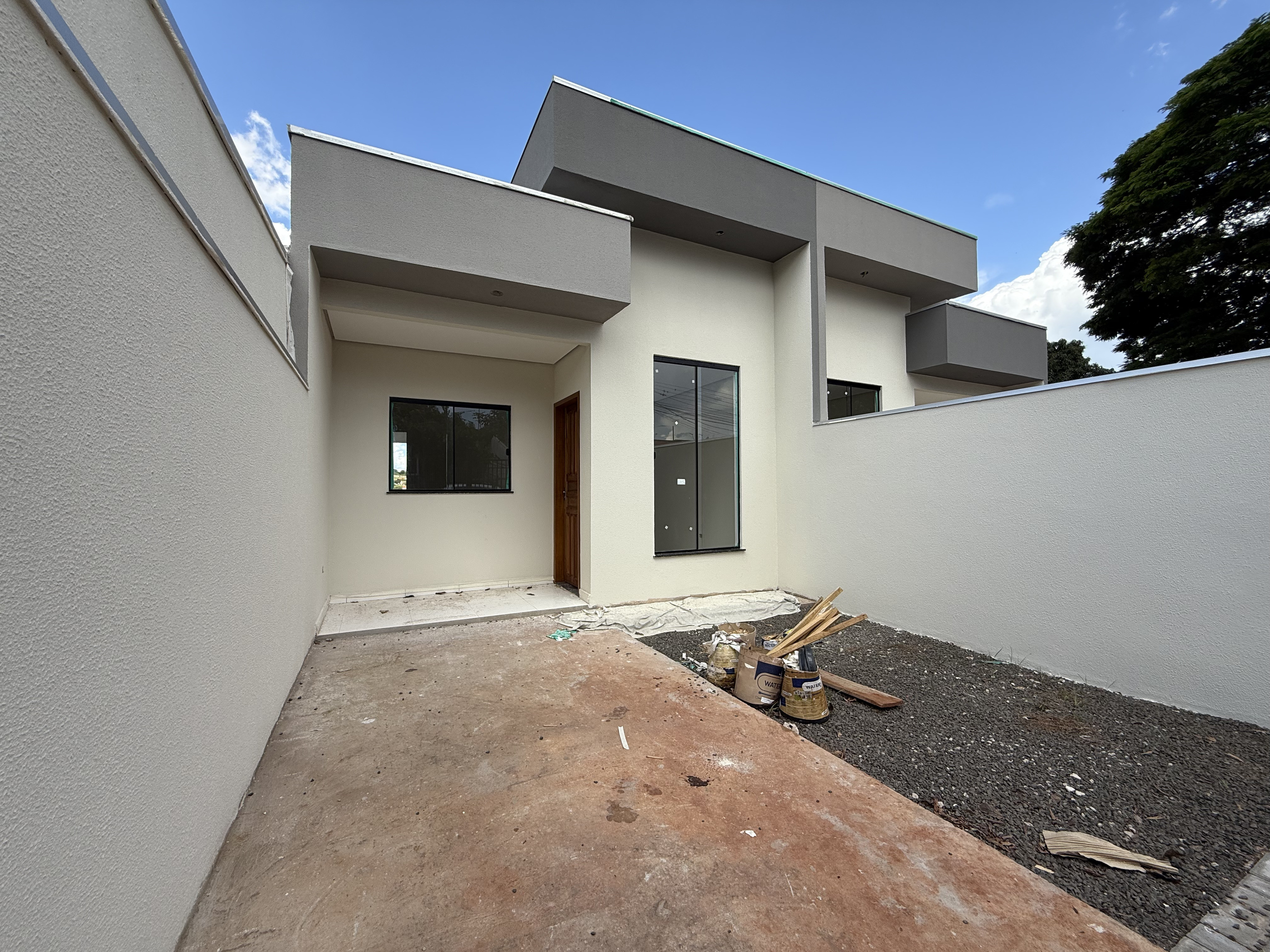 Imagens do imóveis Casa à Venda no bairro Colinas próximo a UEL