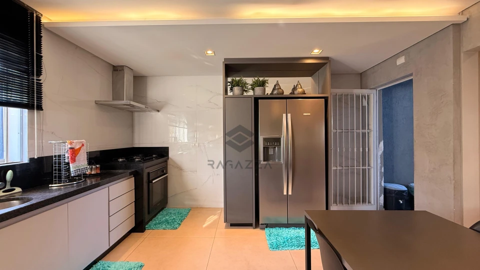 Imagens do imóveis Casa de Alto Padrão à Venda na Região Oeste