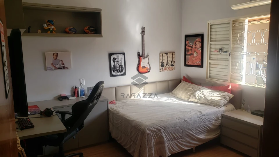 Imagens do imóveis Casa de Alto Padrão à Venda em Londrina