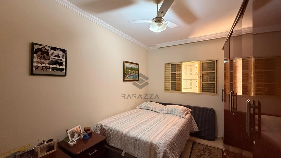 Imagens do imóveis CASA COM EDÍCULA À VENDA – ZONA LESTE, PRÓXIMO AO AEROPORTO
