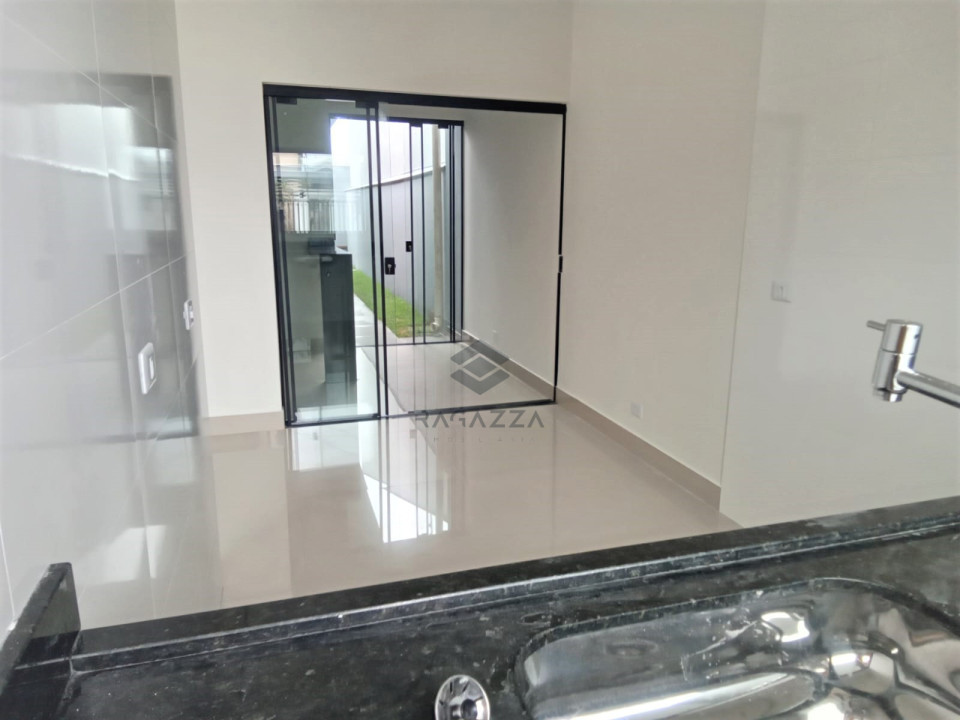Imagens do imóveis Vendo casa com 3 quartos e 1 suíte no Vale do Cedro