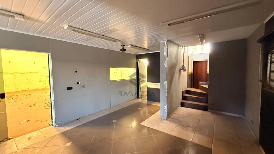 Imagens do imóveis Barracão à venda na Av Arthur Thomas