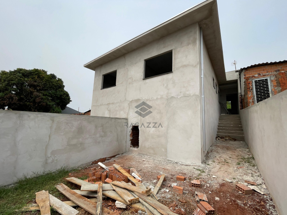 Imagens do imóveis Casa à Venda no bairro Colinas próximo a UEL