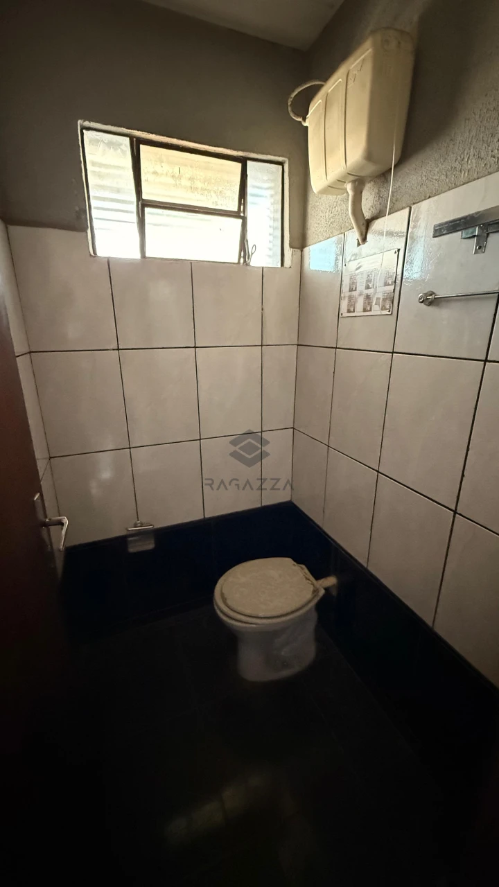 Imagens do imóveis Barracão à venda na Av Arthur Thomas