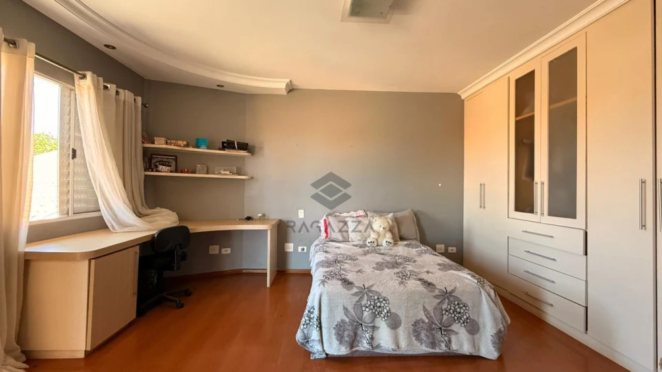 Imagens do imóveis Casa em Condomínio Fechado à Venda na Zona Leste de Londrina