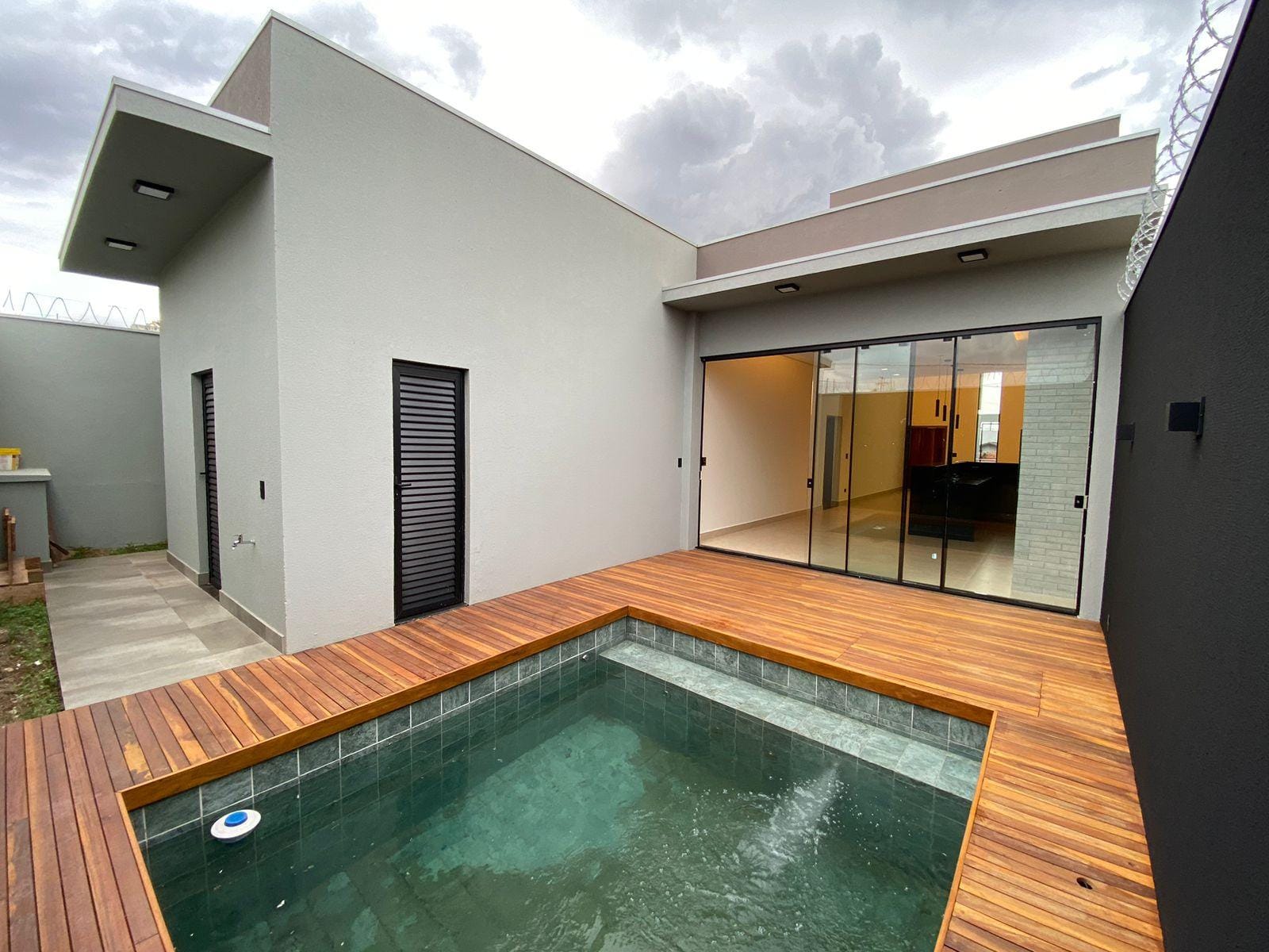 Imagens do imóveis Casa padrão à Venda, Tarobá, Londrina, PR