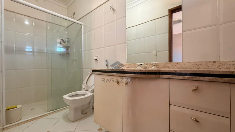 Imagens do imóveis Casa em Condomínio Fechado à Venda na Zona Leste de Londrina