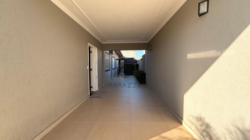 Imagens do imóveis Casa de Alto Padrão à Venda na Região Oeste