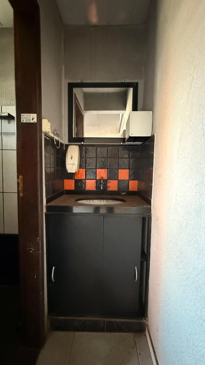 Imagens do imóveis Barracão à venda na Av Arthur Thomas