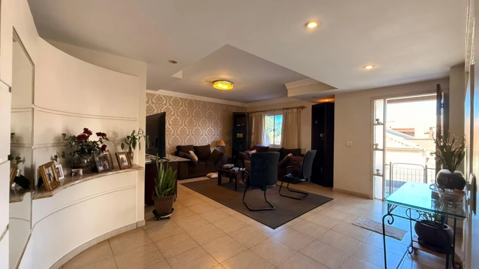 Imagens do imóveis Casa em Condomínio Fechado à Venda na Zona Leste de Londrina