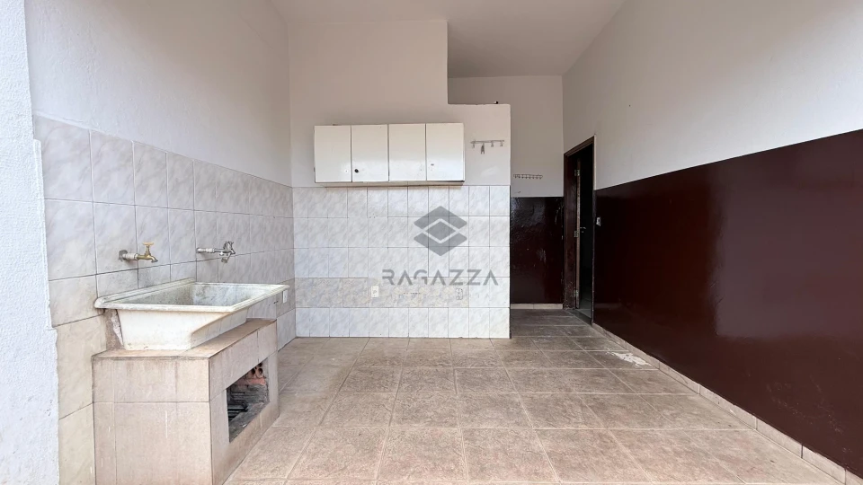Imagens do imóveis CASA COMPLETA PARA LOCAÇÃO – BAIRRO BANCÁRIOS