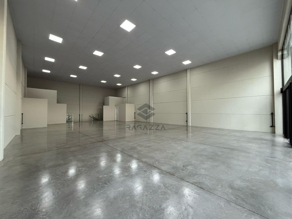 Imagens do imóveis Salão/Barracão novo recém construído com aproximadamente 400 m²