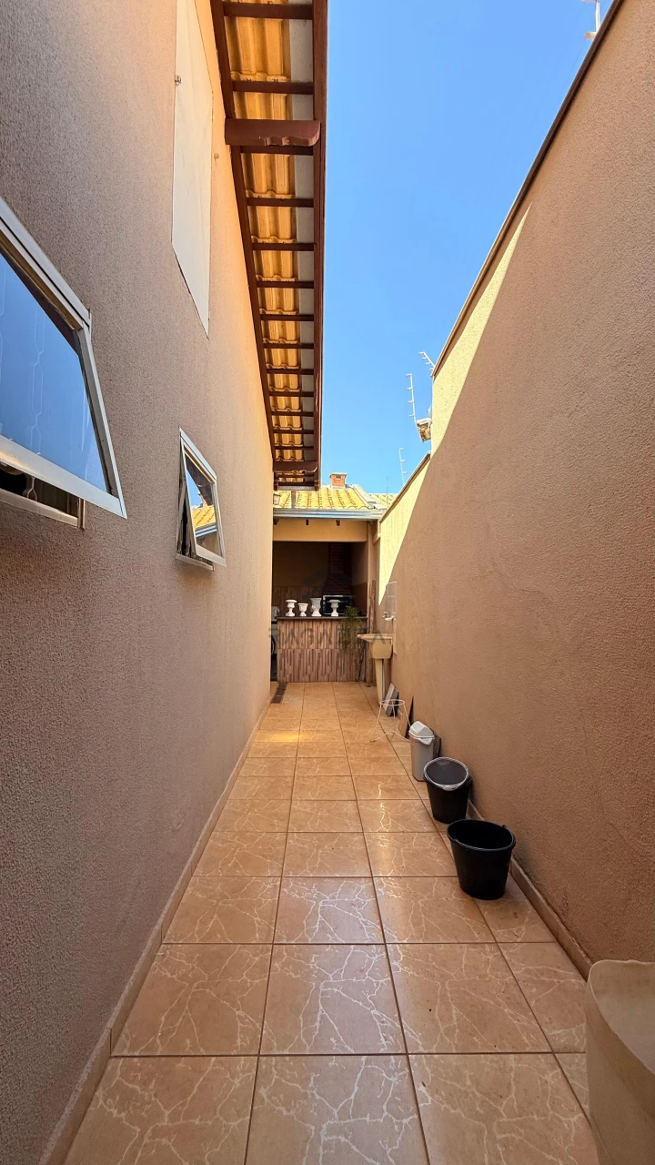 Imagens do imóveis CASA COM EDÍCULA À VENDA – ZONA LESTE, PRÓXIMO AO AEROPORTO