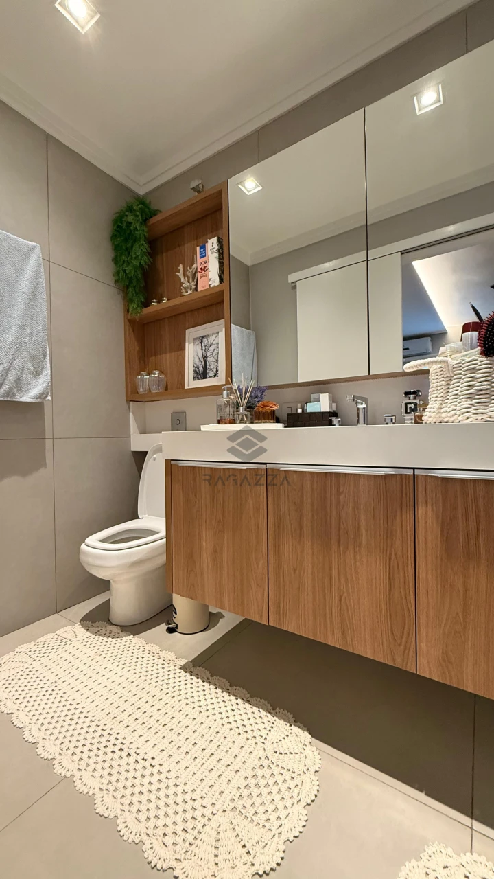 Imagens do imóveis Casa de Alto Padrão à Venda na Região Oeste