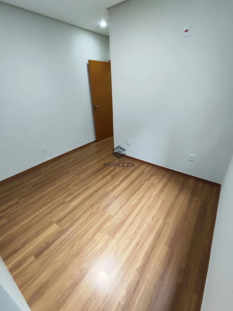 Imagens do imóveis Casa para locação e venda – Zona Leste de Londrina