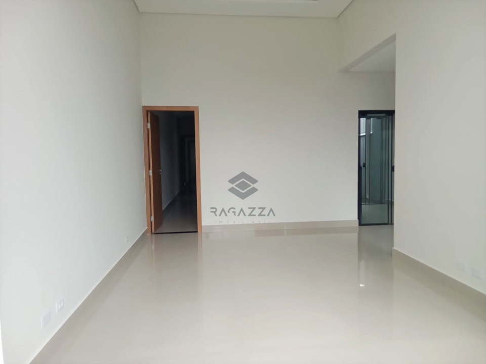 Imagens do imóveis Vendo casa com 3 quartos e 1 suíte no Vale do Cedro