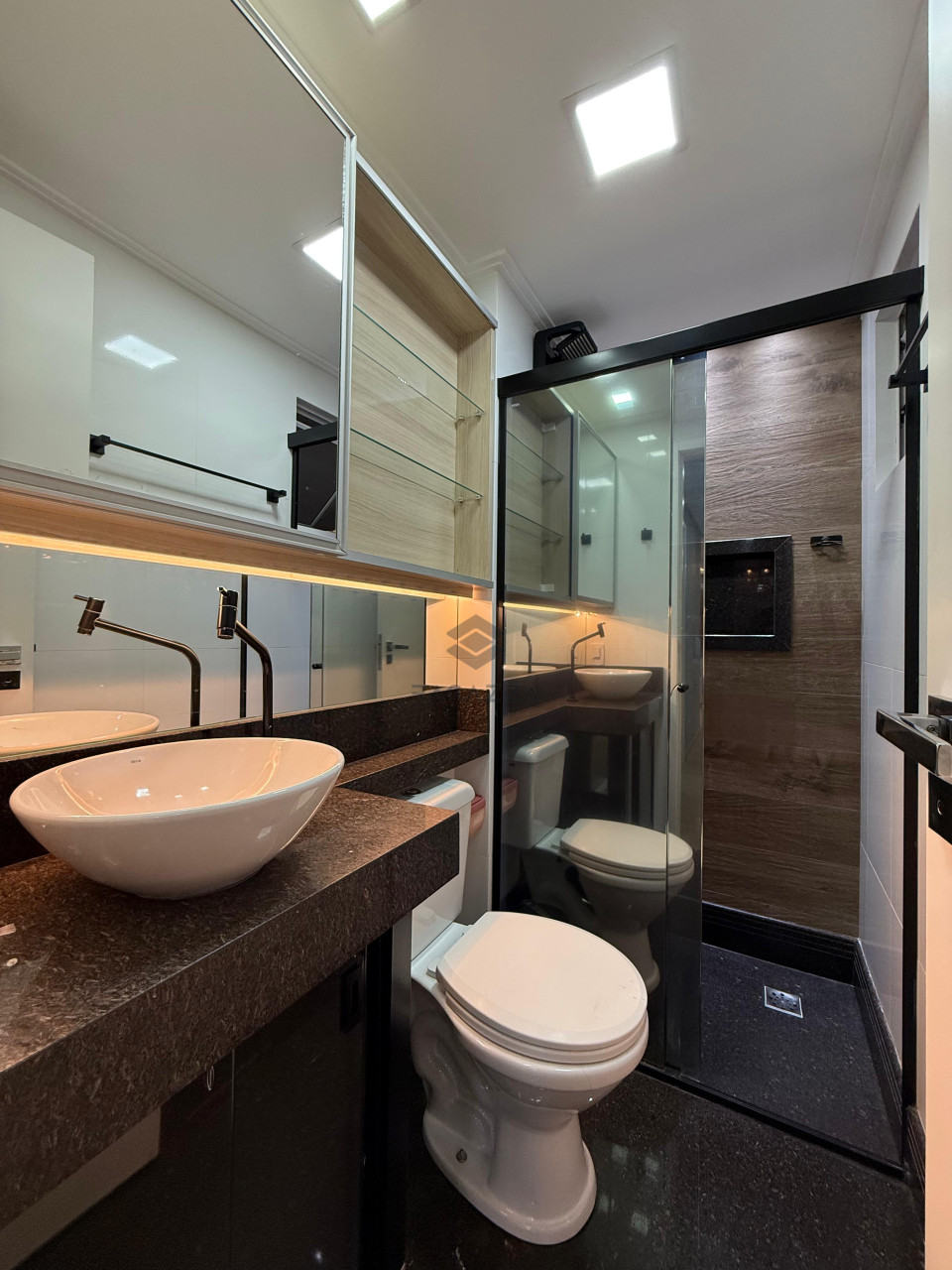 Imagens do imóveis APARTAMENTO SEMI MOBILIADO E DECORADO PARA VENDA OU LOCAÇÃO – CAMBÉ/PR