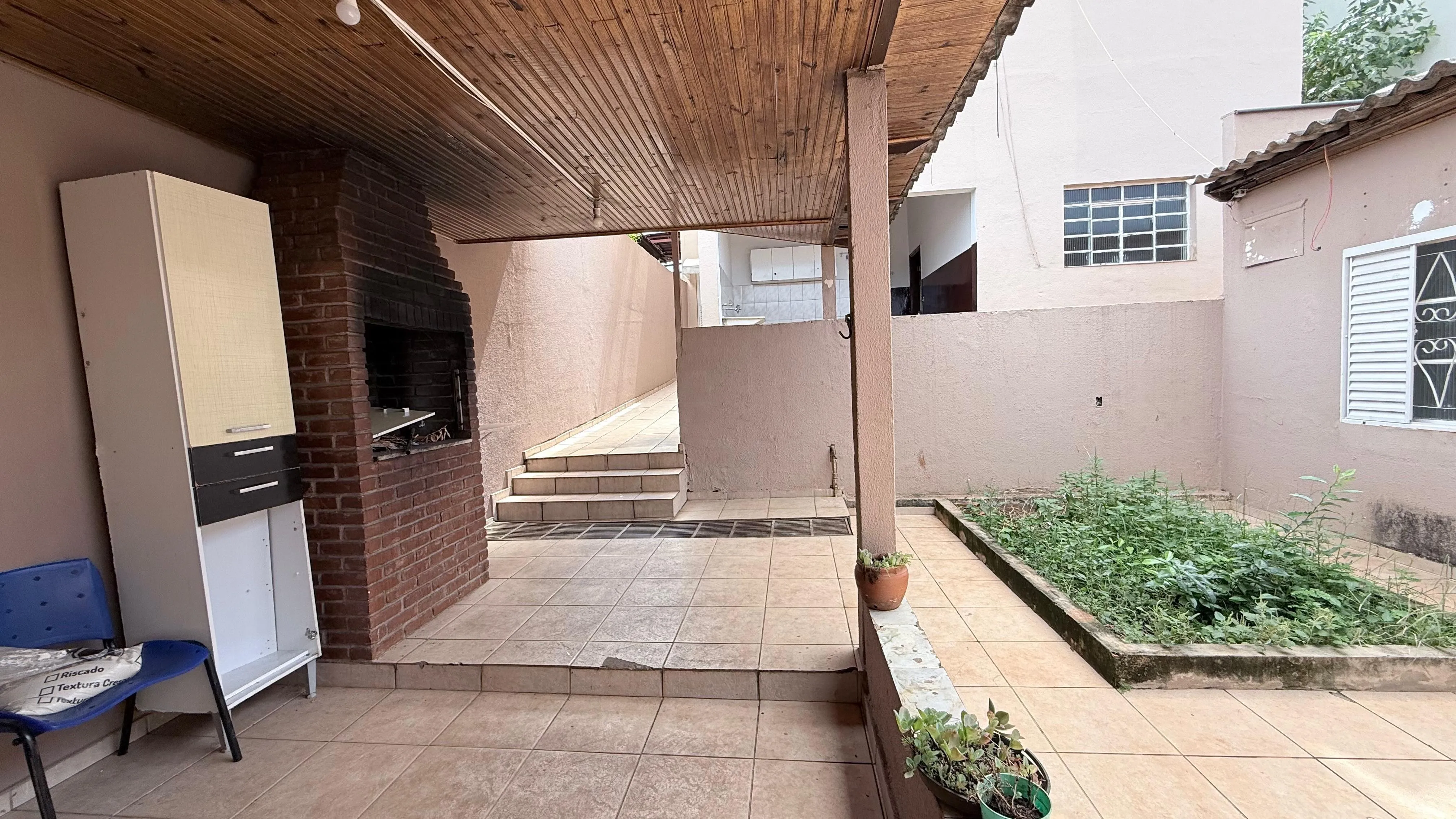 Imagens do imóveis CASA COMPLETA PARA LOCAÇÃO – BAIRRO BANCÁRIOS