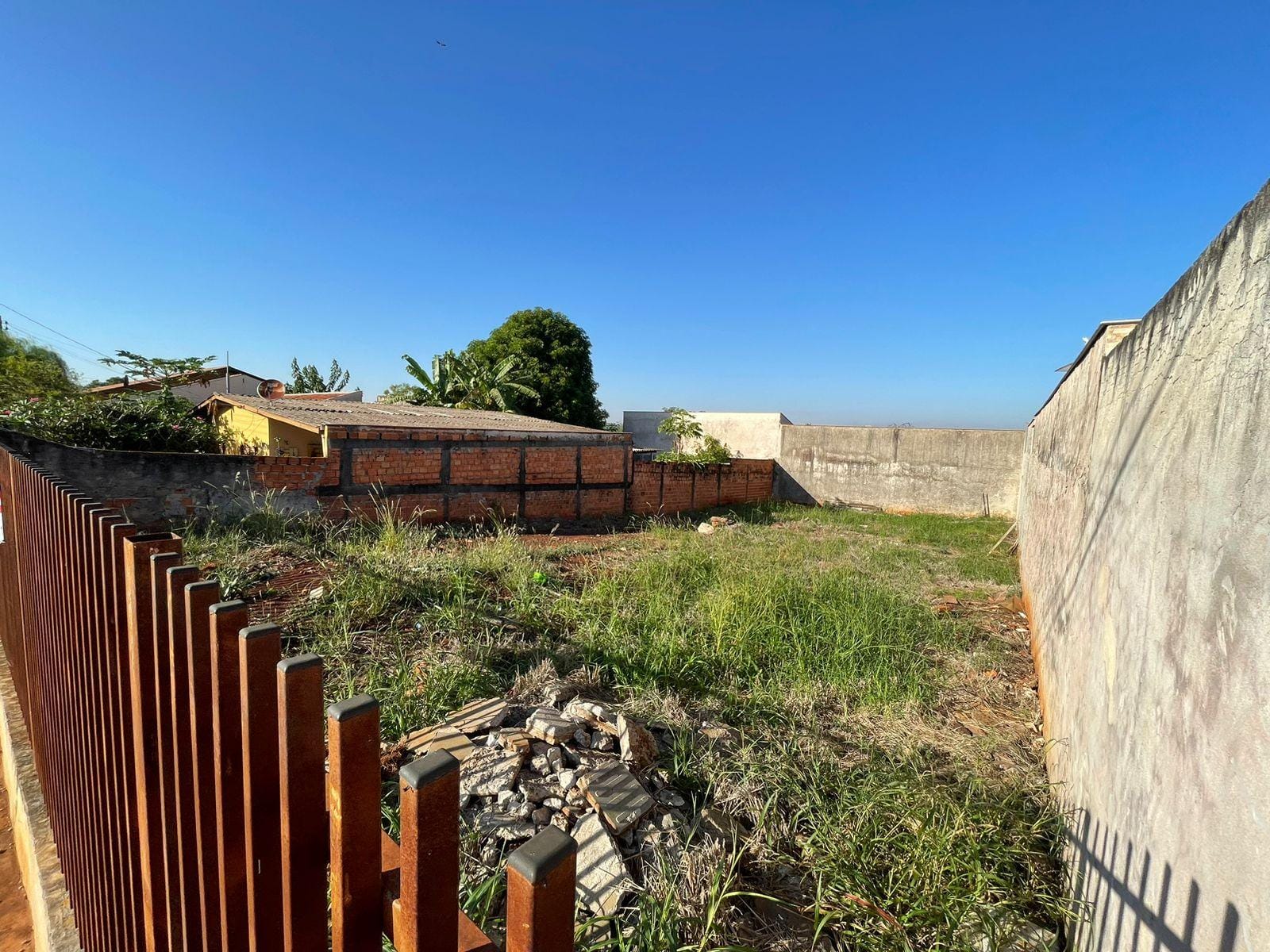 Imagens do imóveis Terreno padrão à Venda, Califórnia, Londrina, PR