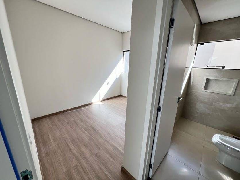 Imagens do imóveis Sobrado à venda em condomínio no Parque Tauá, Gleba Simon Frazer, Londrina, PR