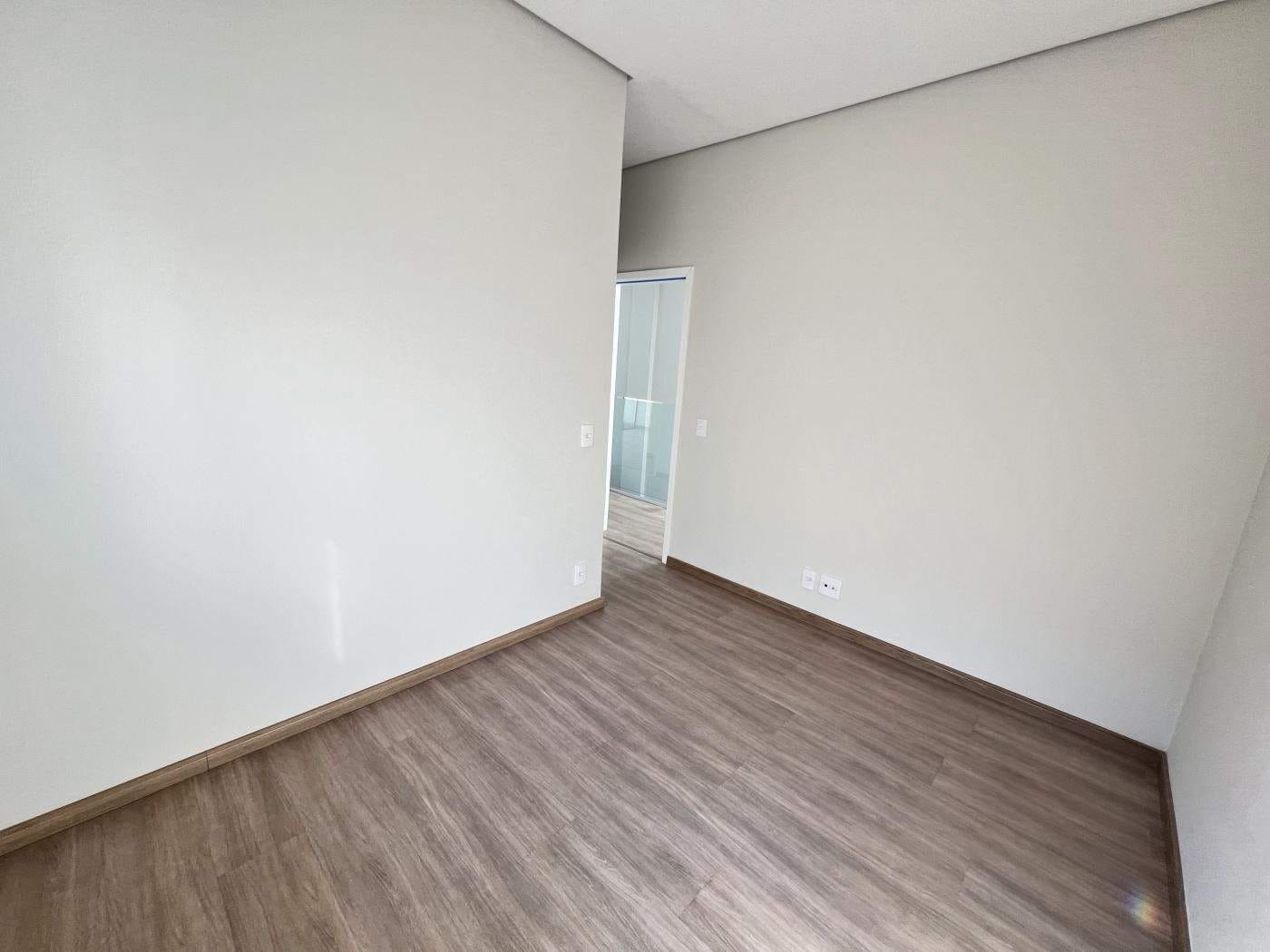 Imagens do imóveis Sobrado à venda em condomínio no Parque Tauá, Gleba Simon Frazer, Londrina, PR