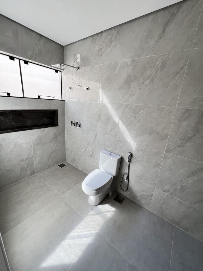 Imagens do imóveis Sobrado à venda em condomínio no Parque Tauá, Gleba Simon Frazer, Londrina, PR